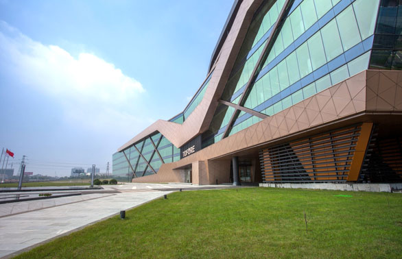 能夠根據(jù)實際的空間和裝飾風(fēng)格，定制專屬的不銹鋼裝飾工程