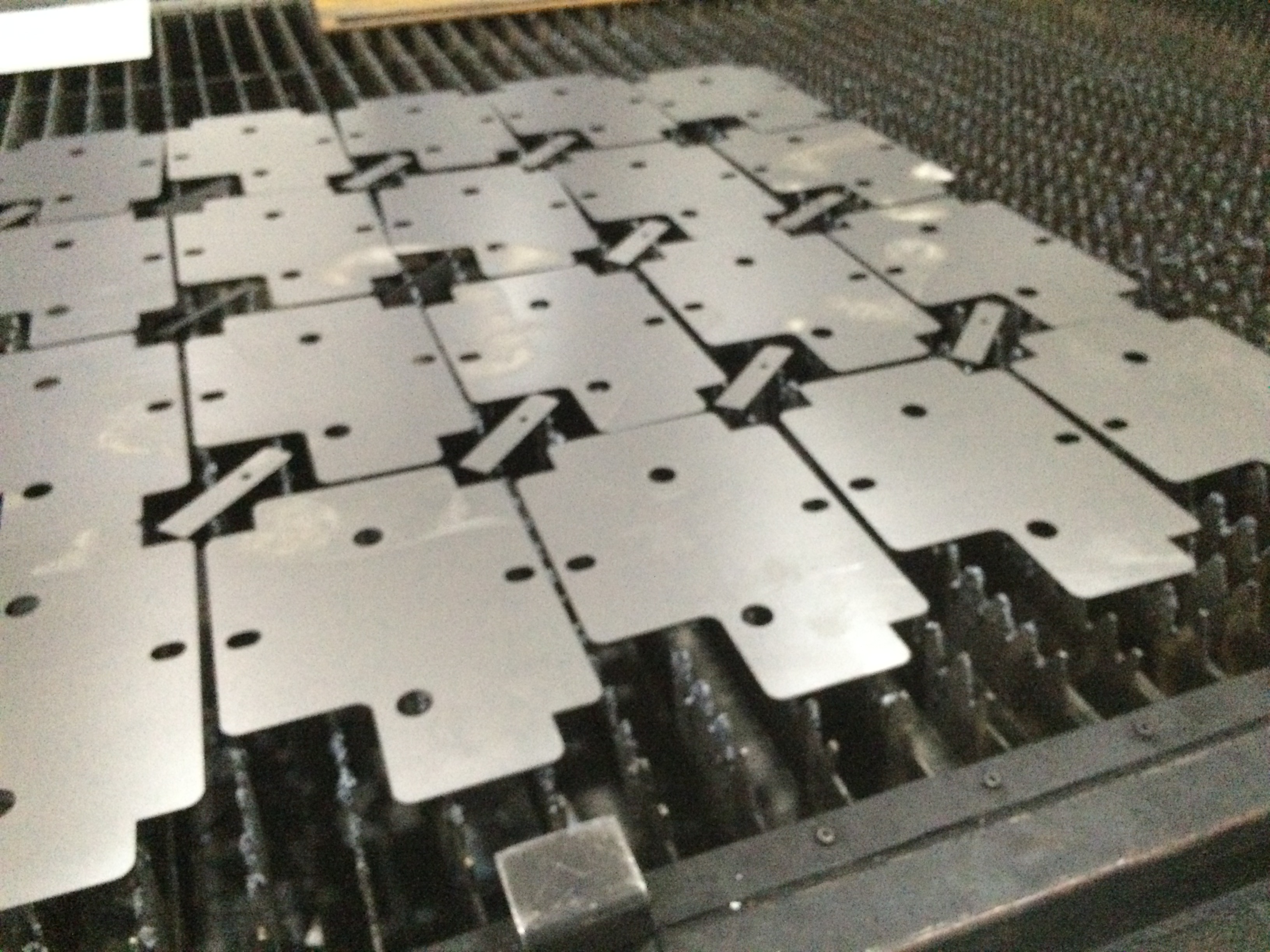 【百科】不銹鋼就是不帶磁，不帶磁就是好不銹鋼嗎？如果微帶磁了就不是304了嗎？